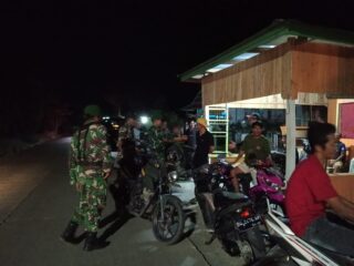 Koramil 1406-08/Sabbangparu Bersama Ormas dan Tokoh Masyarakat Gelar Patroli Cipta Kondisi di Wilayah Wajo